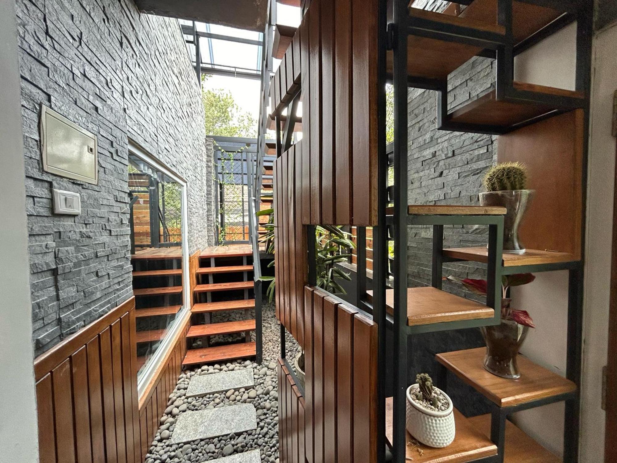 Ferienwohnung Kv By Halcyon Traveltech Anachal Exterior foto
